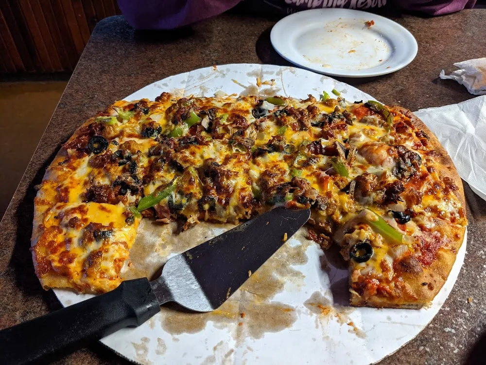 Deluxe Pizza
